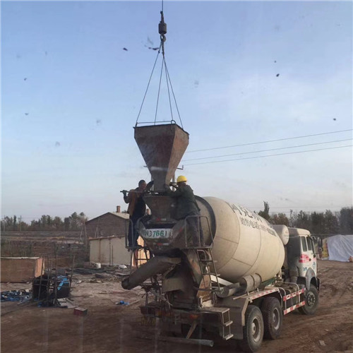 揭阳市“精准瞄准”—— 吊车的 “定位导航” 技术