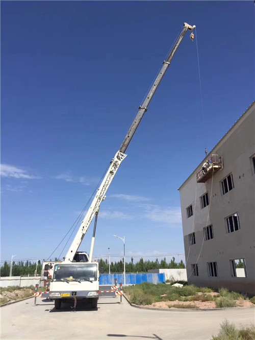 揭阳市“轻装强干”—— 吊车的 “轻量化臂架” 技术